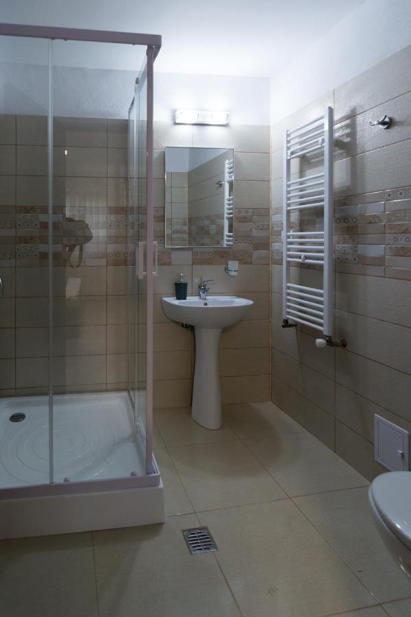 Vila Poienita Caciulata Călimăneşti Rom bilde